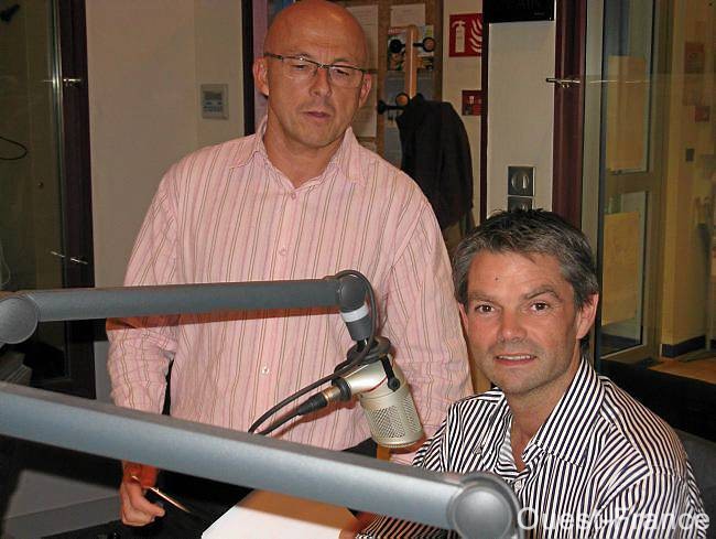 Le maire d'Hérouville, Rodolphe Thomas (à droite), ici avec Michel Legorjus, de France Bleu Basse-Normandie, lors de l'émission Face à la presse, hier soir. Le maire d'Hérouville, Rodolphe Thomas (à droite), ici avec Michel Legorjus, de France Bleu Basse-Normandie, lors de l'émission Face à la presse, hier soir.