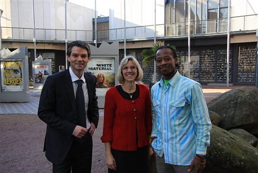 Rodolphe Thomas, maire Modem  d’Hérouville-Saint-Clair et conseiller général, aux côtés de Sylviane  Lepoittevin, candidate Modem sur le canton de Caen 5 et son suppléant,  Brice Kaho. / Photo : Ouest-France Rodolphe Thomas, maire Modem d’Hérouville-Saint-Clair et  conseiller général, aux côtés de Sylviane Lepoittevin, candidate Modem  sur le canton de Caen 5 et son suppléant, Brice Kaho. / Photo :  Ouest-France